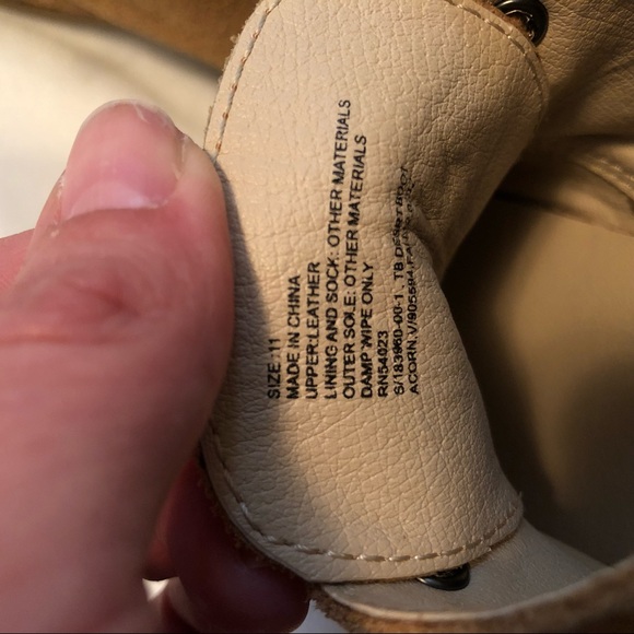 Gap Leather Chukka Boot - Picture 6 of 6